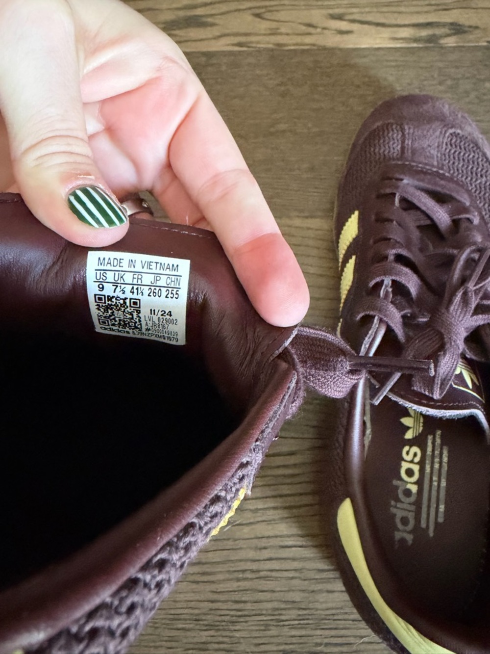 Women's Adidas Samba OG - Shadow Brown/Powder Yellow size 9 - Picture 13 of 14